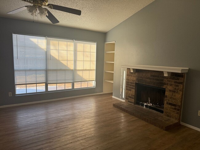 Building Photo - 5504 Blue Spruce Dr