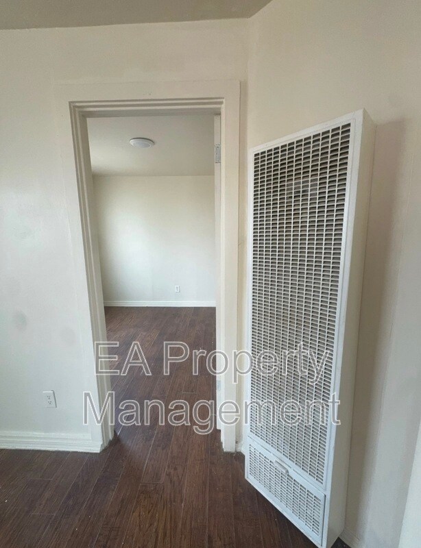 Building Photo - 529 Alvarado Dr SE