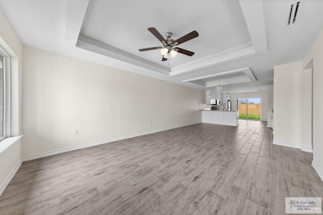 Building Photo - 19 Seminole Ln