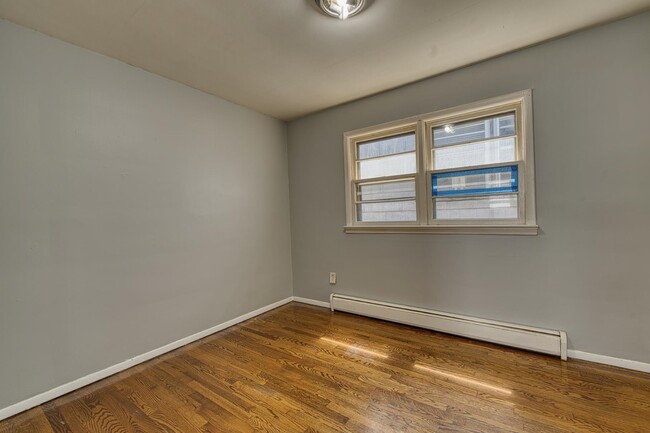 Building Photo - 125 Garfield Ave
