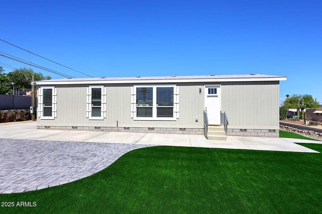 Building Photo - 13004 N 19th Pl