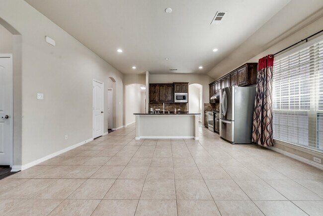 Building Photo - Charming 3-Bedroom Home with 2 Full Baths ...