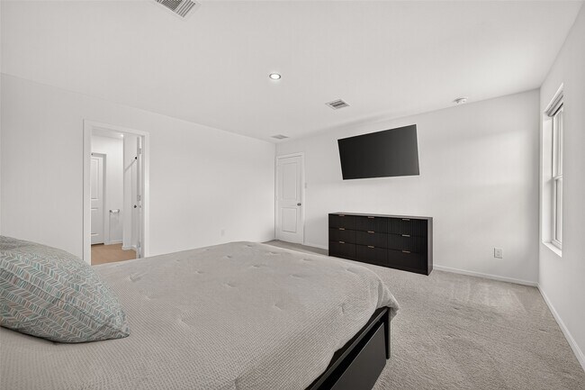Building Photo - 6326 Linden Leaf Dr