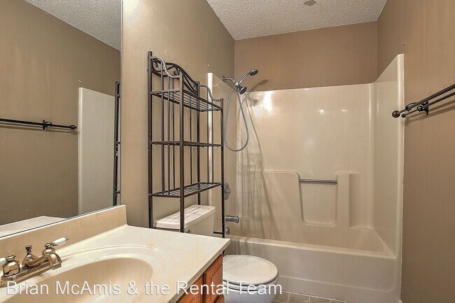 Building Photo - 2 br, 1.5 bath House - 206 Windridge Colony