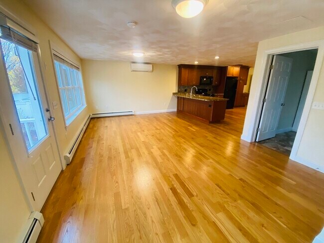 Building Photo - 253 Lynn St