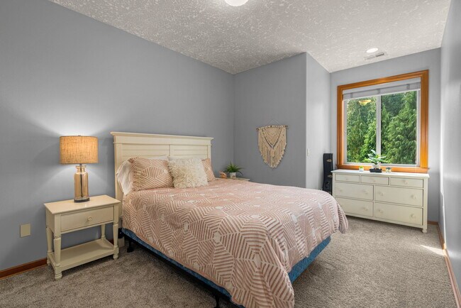 Building Photo - 29209 SE Highway 212