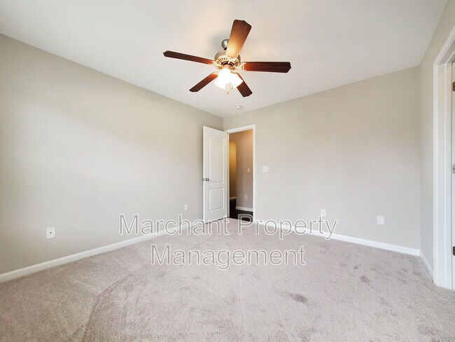 Building Photo - 138 Autumn Hill Rd