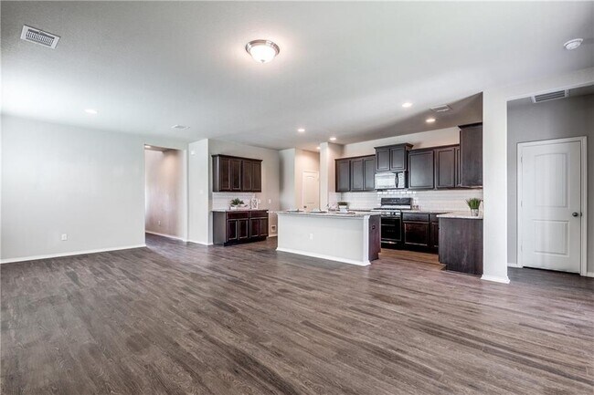 Building Photo - 109 Miles Dr