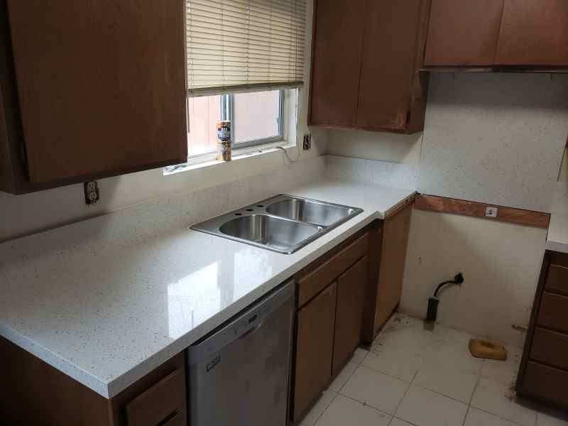 Quartz countertops in kitchen - 4667 E Mountain View Dr
