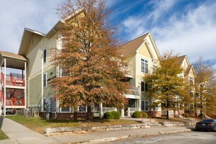 Building Photo - 1517 Laurel Ave