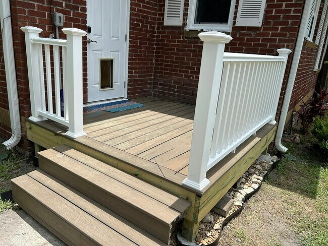 Building Photo - 4661 Astral St