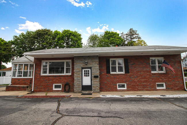 Building Photo - 1129 Ocean Ave