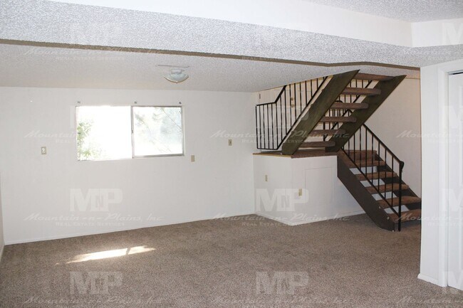 Building Photo - 1205 Fuqua Dr