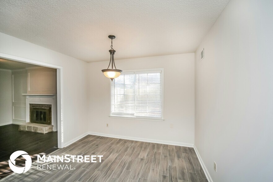 Building Photo - 6145 Shadowfall Cove