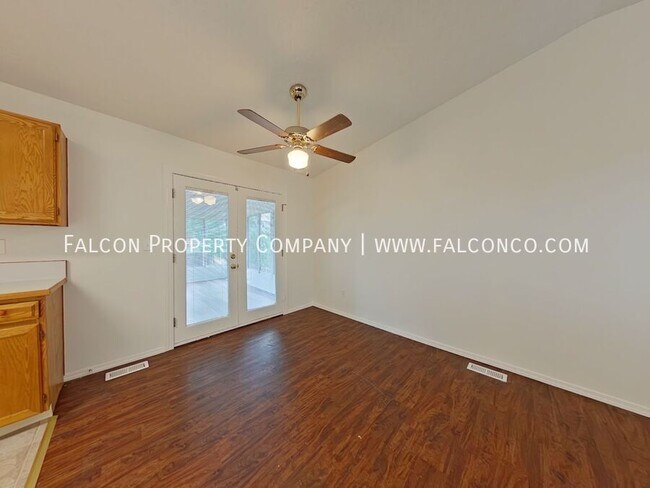 Building Photo - 3930 Beltana Dr