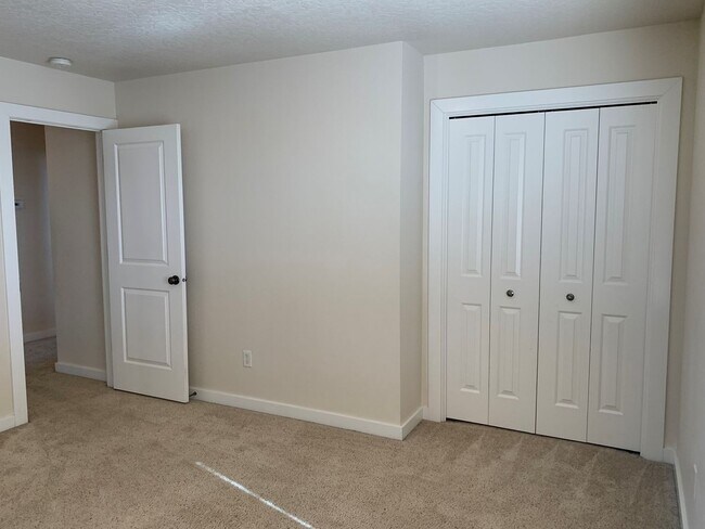 Building Photo - 720 Triumph Dr