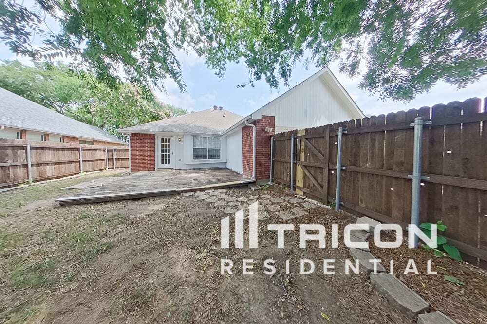 Building Photo - 11313 Newport Dr