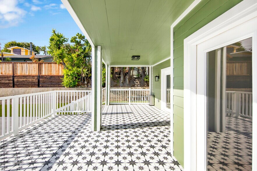 Building Photo - 2124 Reservoir St