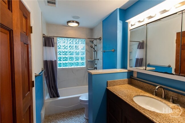 Building Photo - 1037 College Station Rd