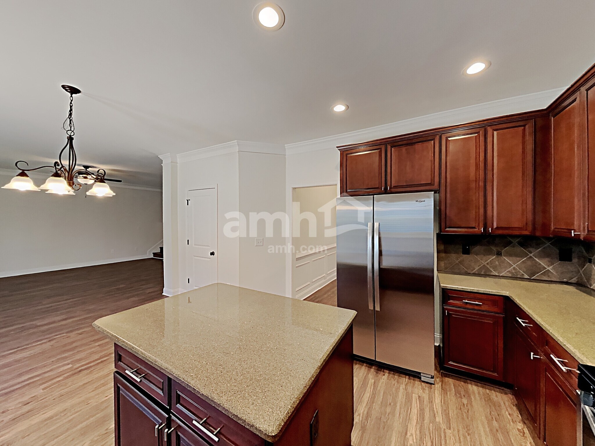 Building Photo - 446 Crestmont Ln