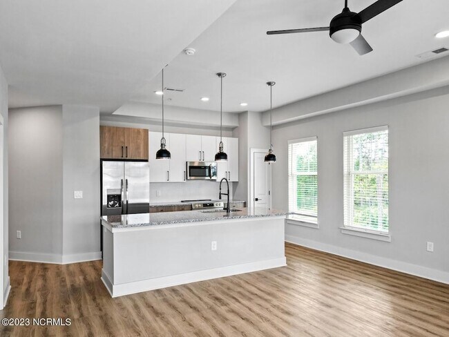 Building Photo - 4711 Azalea Landing Dr