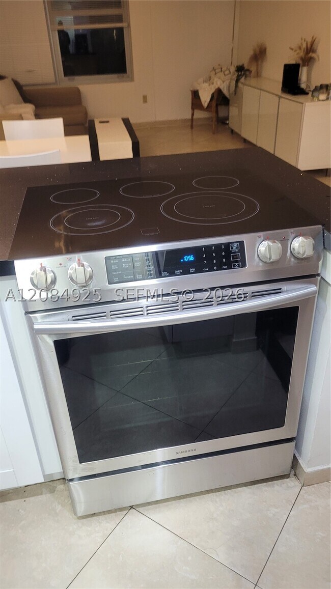 Building Photo - 2899 Collins Ave