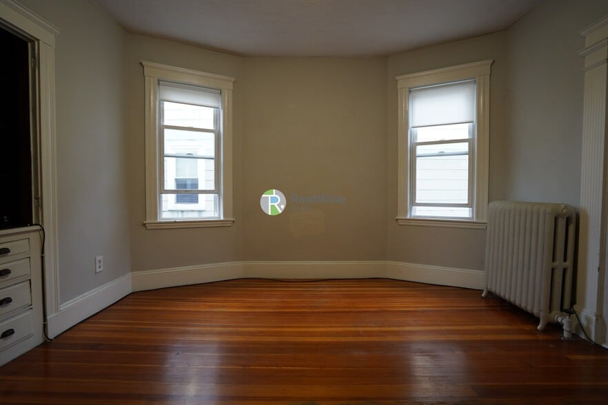 Building Photo - 15 Sumner St