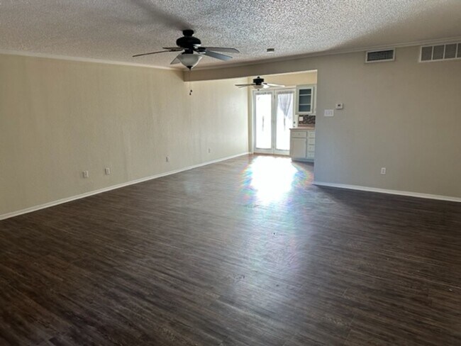 Building Photo - 2-story townhome in SW Lubbock