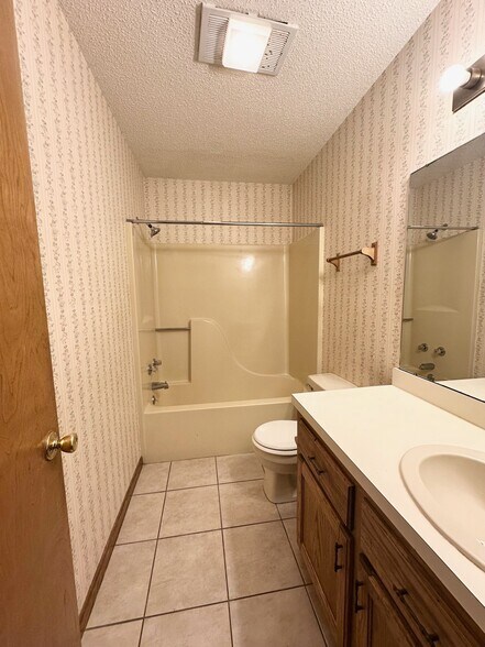 Building Photo - 6853 Willie Lou Ave