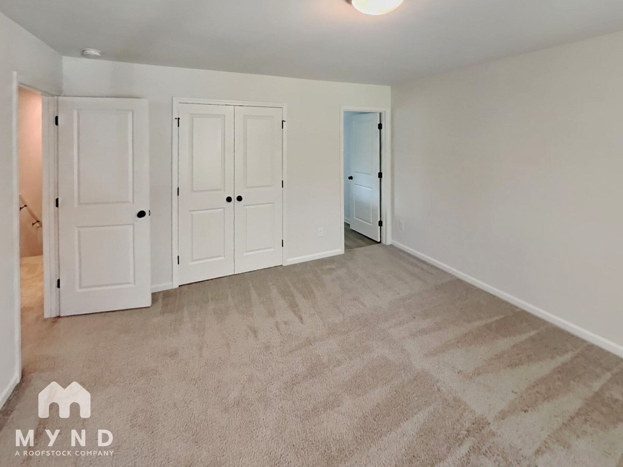 Building Photo - 1411 Lake St