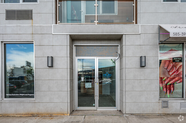 Entrance Photo - 32-06 Astoria Blvd