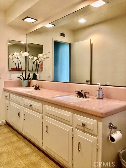 Building Photo - 5461 Bonanza Dr