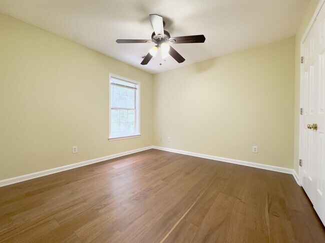 Building Photo - 3025 Oxwell Dr NW