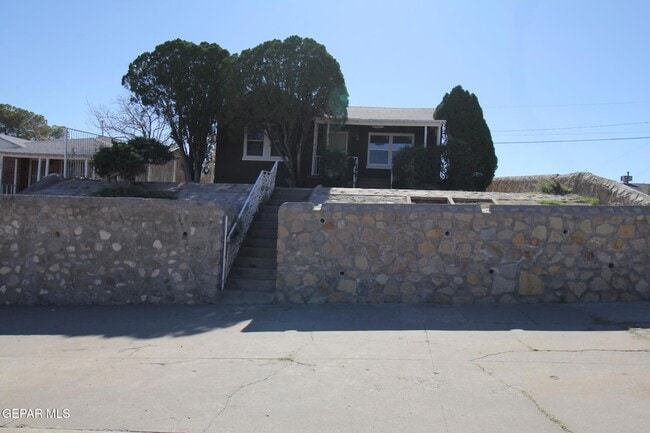 Building Photo - 3200 Richmond Ave