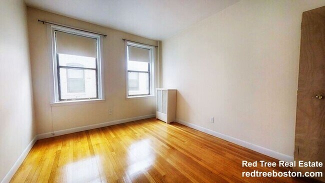 Building Photo - 1131 Commonwealth Ave