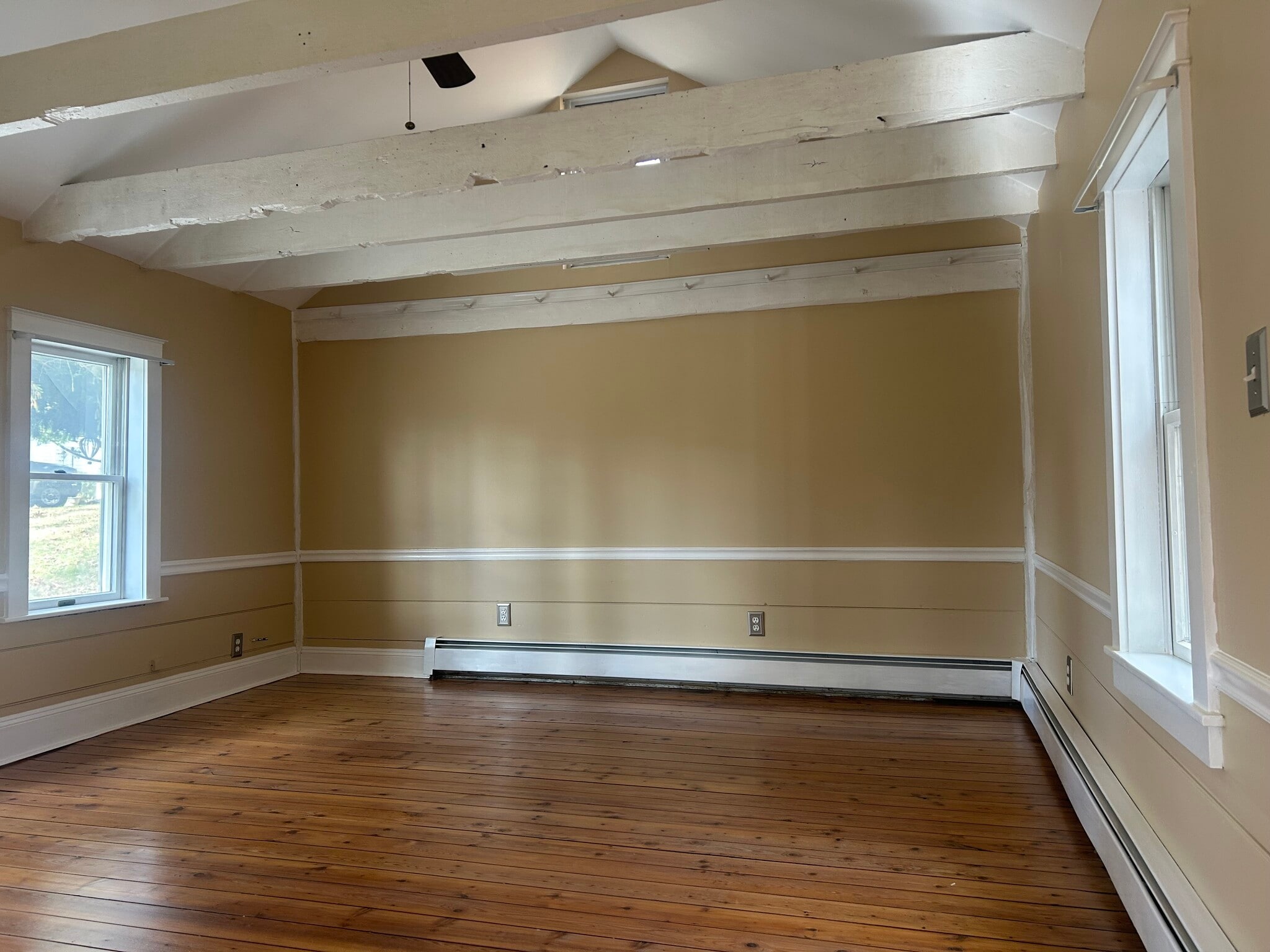 Building Photo - 303 Waterbury Hill Rd