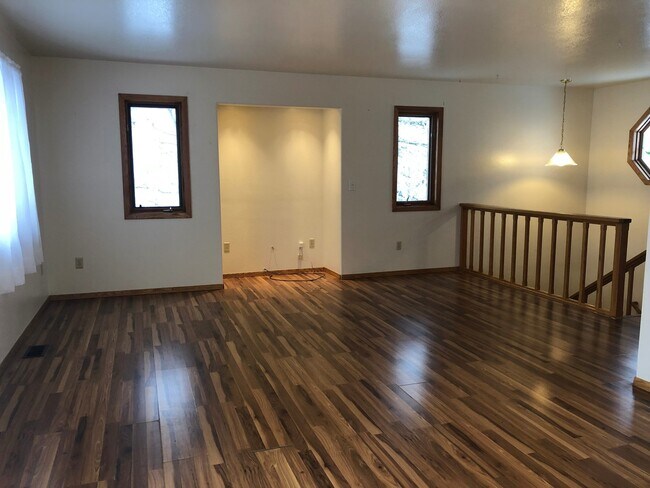 Building Photo - 3900 E Birch View Dr