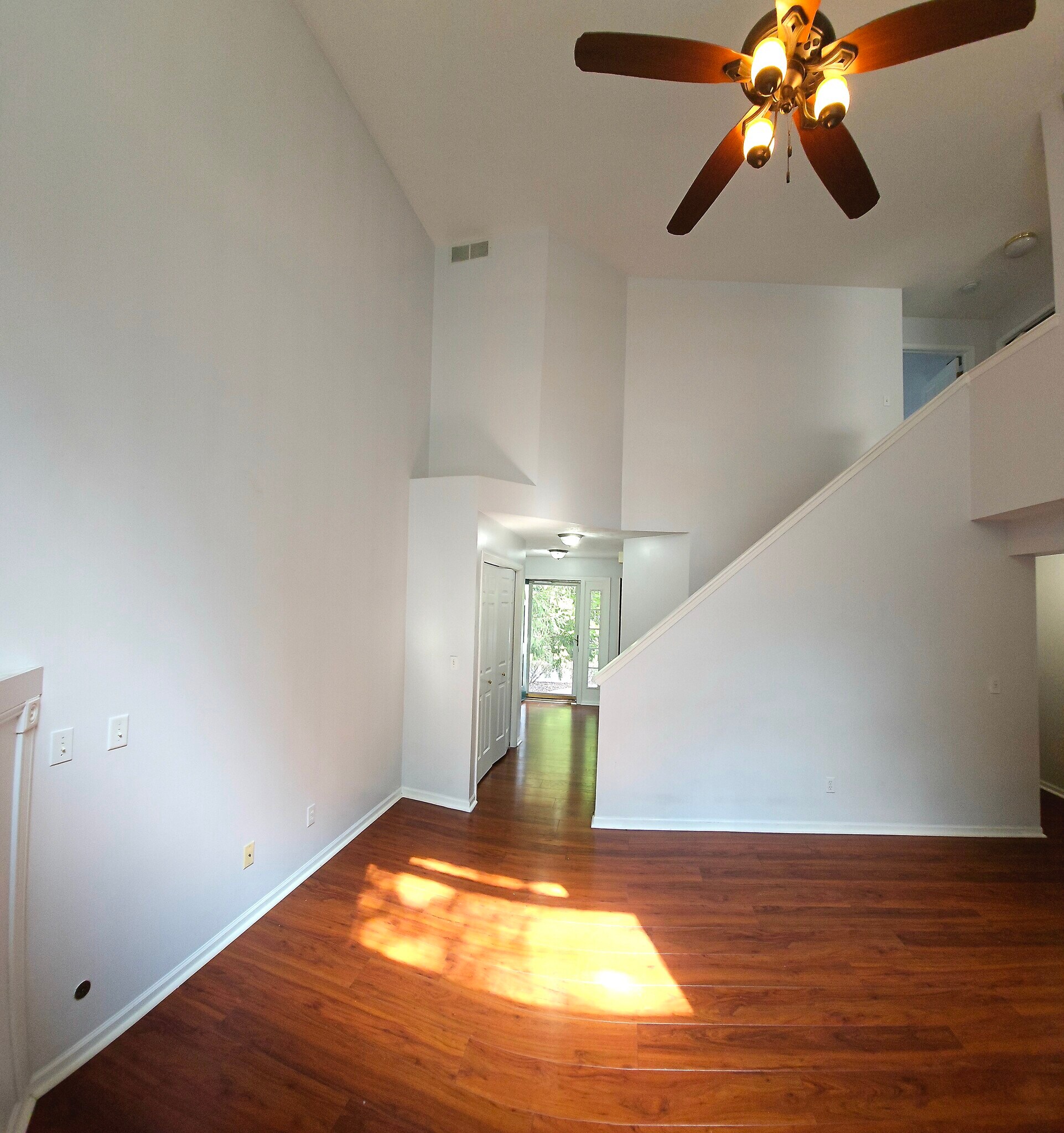 Building Photo - 3910 Old Elm Dr SE