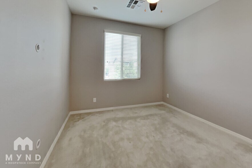 Building Photo - 2245 S Wallrade Ln