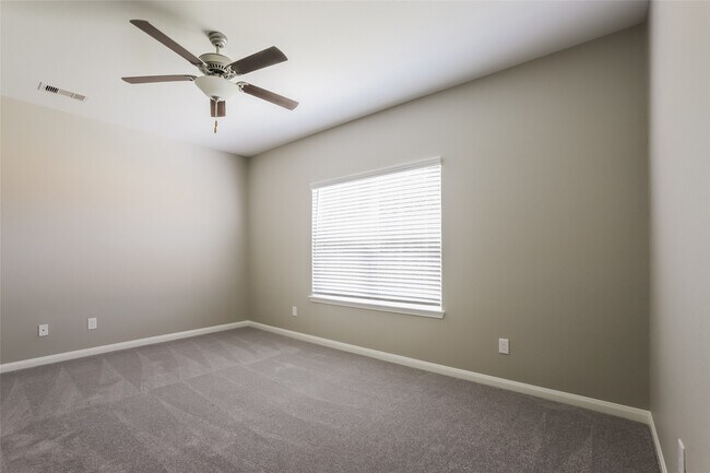 Building Photo - 23119 Bellini Dr