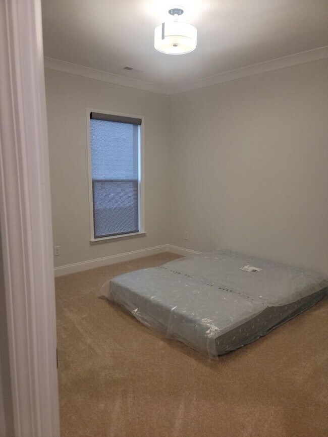 Building Photo - Like New RANCH Home in Stallings! WiFi and...