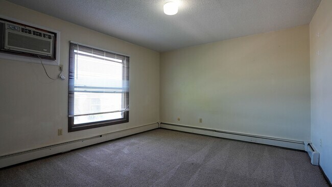 Building Photo - Westside 3rd Floor Condo
