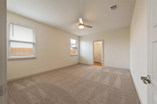 Building Photo - 289 Deserti Rd