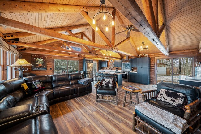 Building Photo - N1508 Wildwood Rd