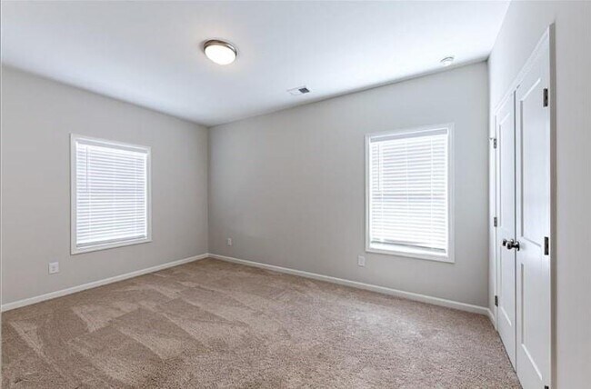 Building Photo - 1771 Stone Hedge Dr