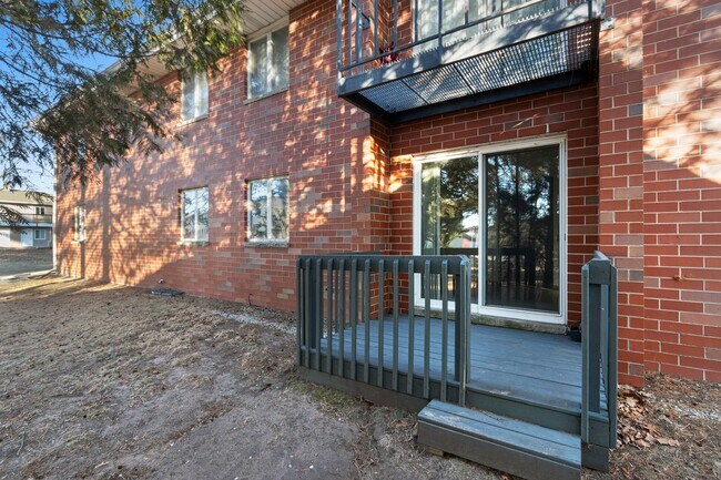 Building Photo - East Shore Apartments