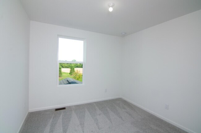 Building Photo - 5559 E Spaniel Dr