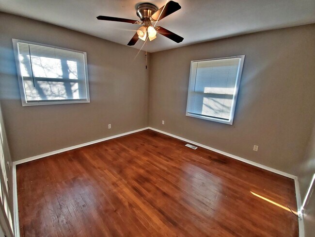 Building Photo - 4BR/2.5BA Single Family