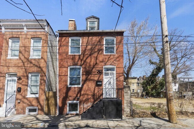 Building Photo - 1008 Boyd St