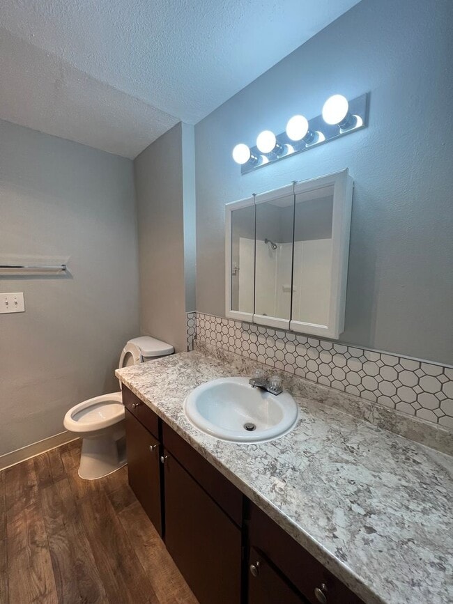 Interior Photo - Lincoln Court